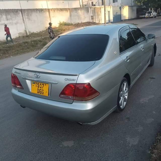 A picture of 2004 TOYOTA CROWN ATHLETE