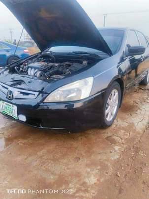 A picture of 2004 Honda eod 2003 04