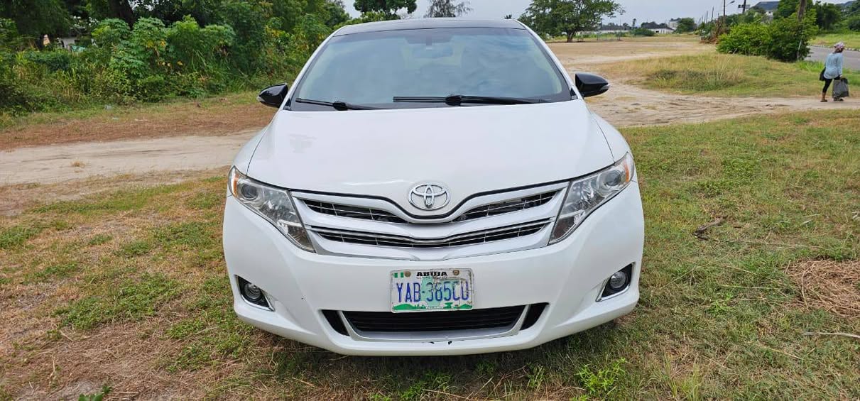 A picture of Toyota venza 2013
