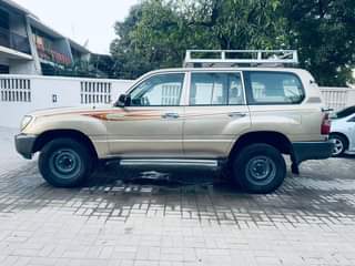 A picture of  LANDCRUISER_GX_0620356906