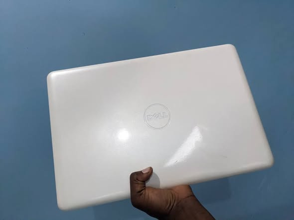 A picture of DELL YENYE RADEON CARD