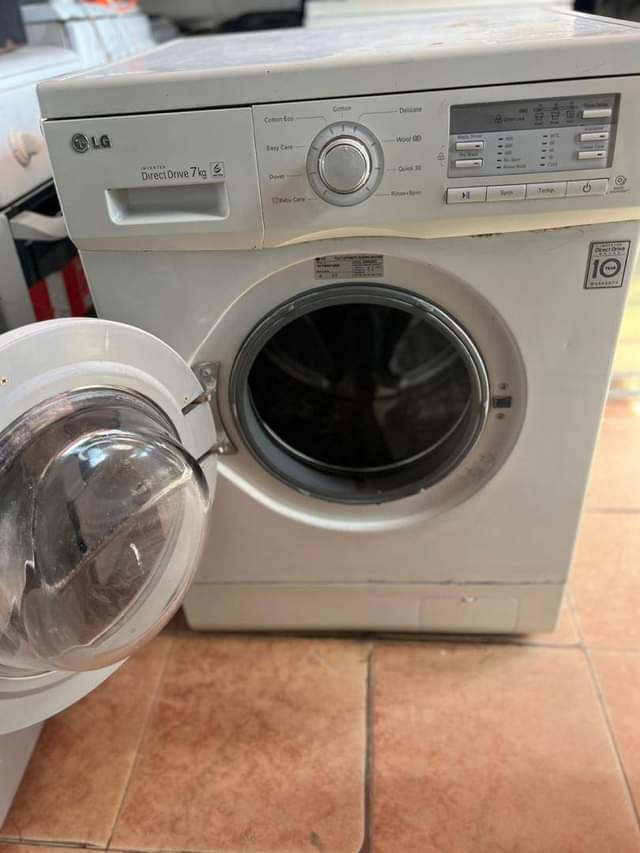 A picture of WASHING MACHINE KG 7