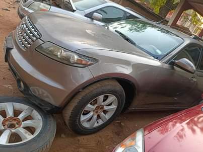 A picture of Infiniti FX35