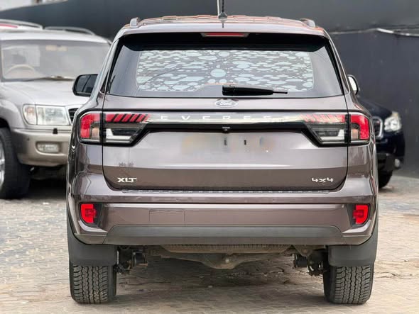 A picture of FORD EVEREST XLT ONSALE