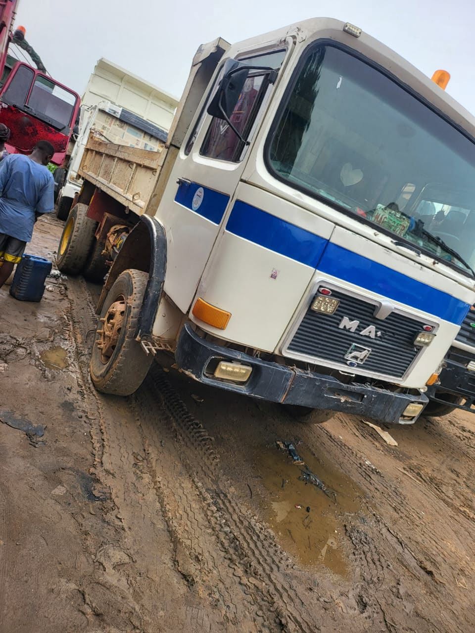 A picture of Man tipper 08051869878