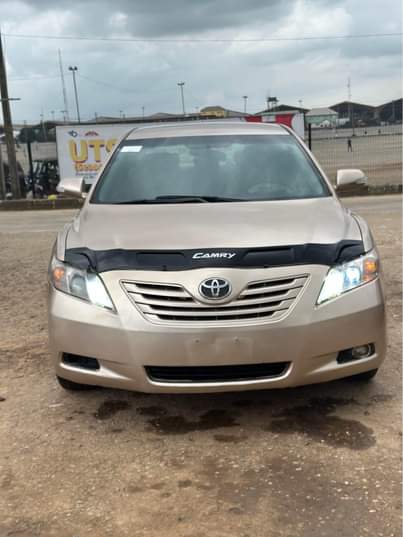 A picture of TOYOTA CAMRY 2008