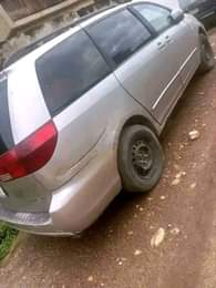 A picture of Toyota sienna 05 complete pure first body engine and gear