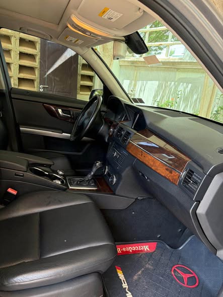 A picture of MERCEDES BENZ GLK 350