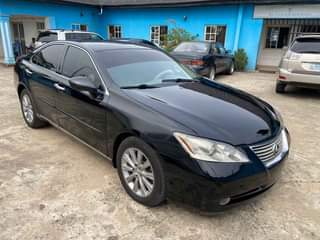 A picture of LEXUS ES350