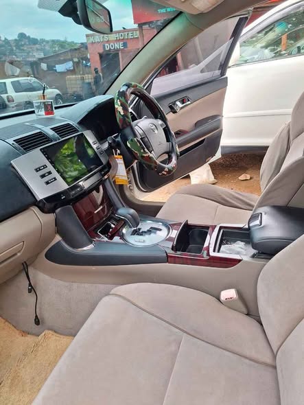A picture of TOYOTA Mark x