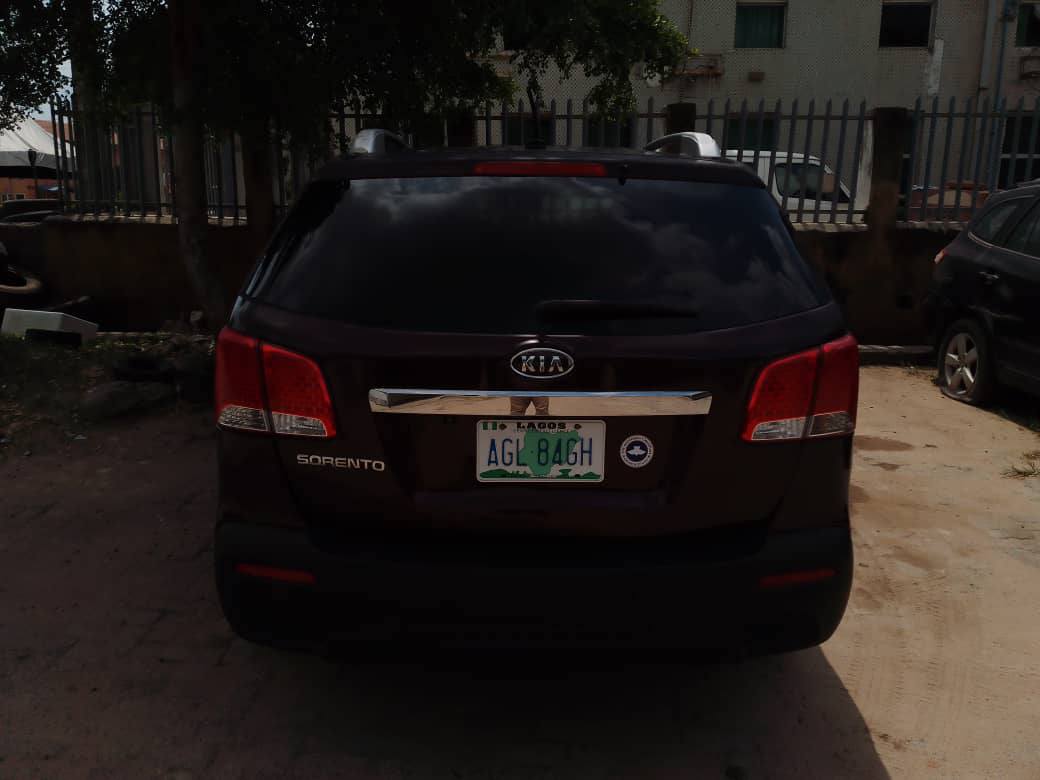 A picture of 2013 Kia Sorento Tokunbo Standard