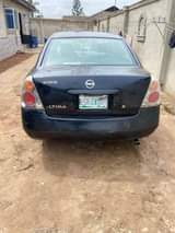 A picture of Nissan Altima 05