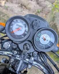 A picture of TVs 125 TSH 850 000 nipigie 0693328324