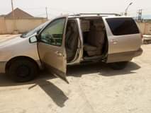 A picture of Toyota Sienna 2001 model for sale Clean body and interior