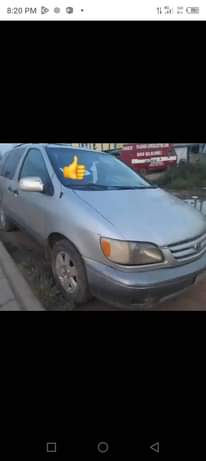 A picture of Toyota sienna