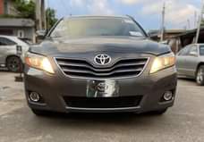 A picture of Good deal Very Clean 2009 Toyota Camry Limited Edition Registered