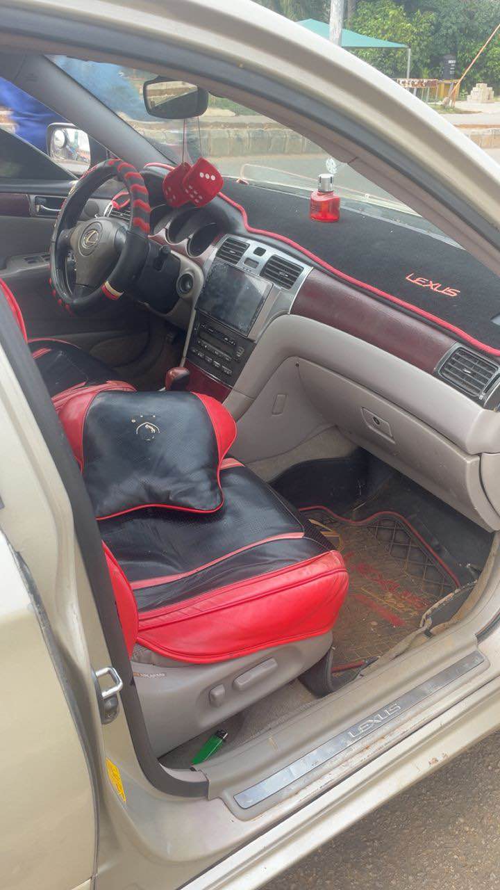 A picture of Lexus Es 330