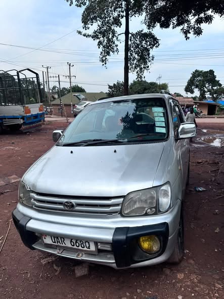 A picture of Toyota Noah super 4wd
