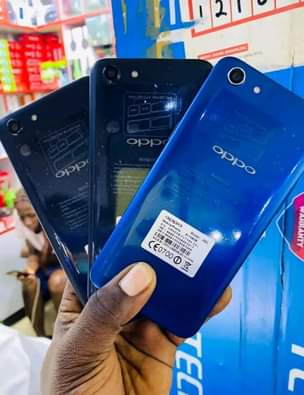 A picture of OPPO A83