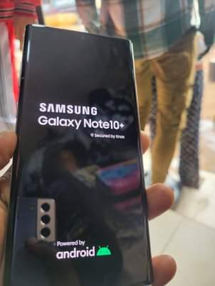 A picture of UK used Samsung phones