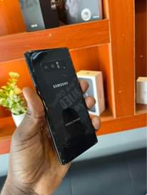 A picture of Samsung note 8