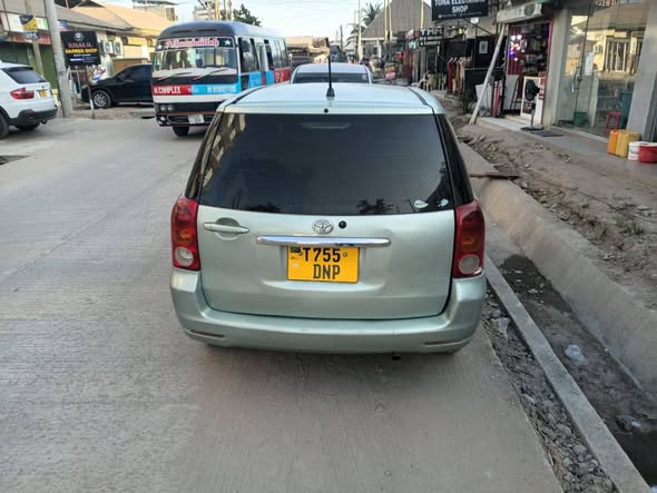 A picture of TOYOTA RAUM0767058883