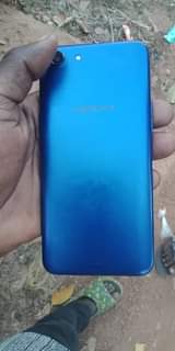 A picture of OPPO A83