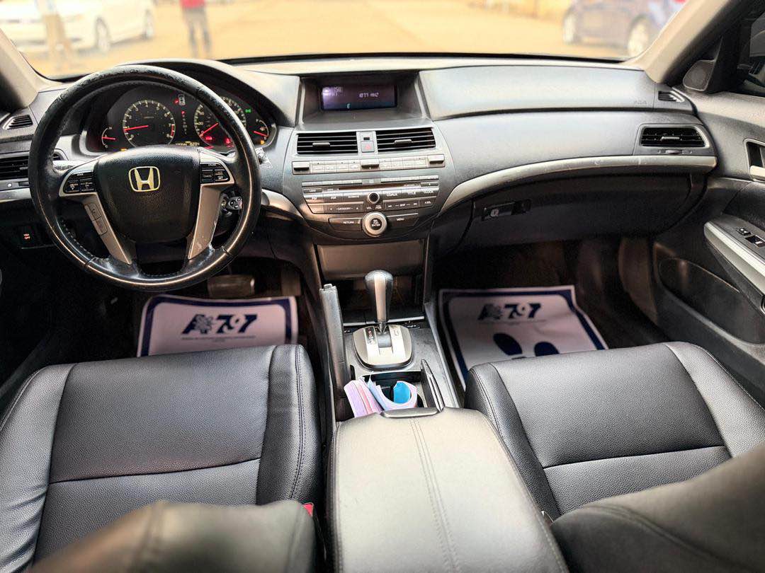 A picture of For sale Belgium standard 2010 Honda accord