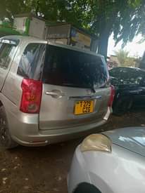 A picture of Toyota Raum inatupwa hiyo