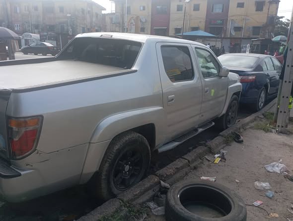 A picture of Honda Ridgeline 09