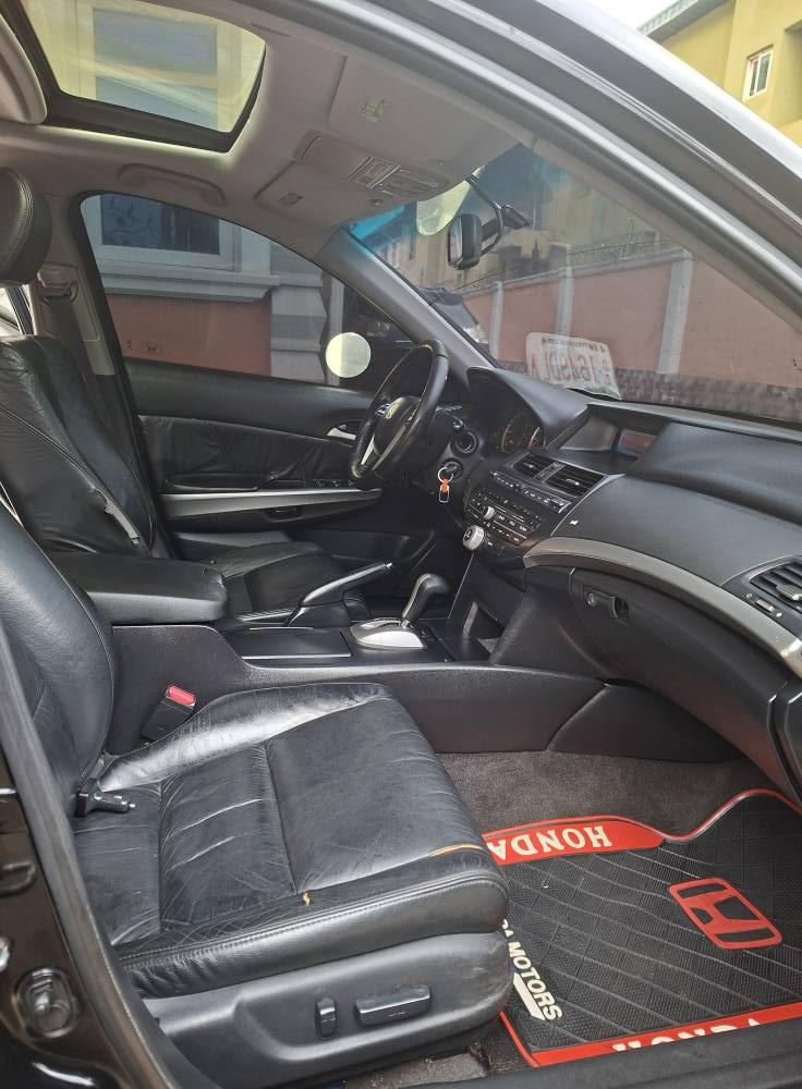 A picture of Honda Accord 2008 V6