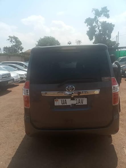 A picture of NOAH 29M CALL 0701488581 WHAT S APP 0776417404