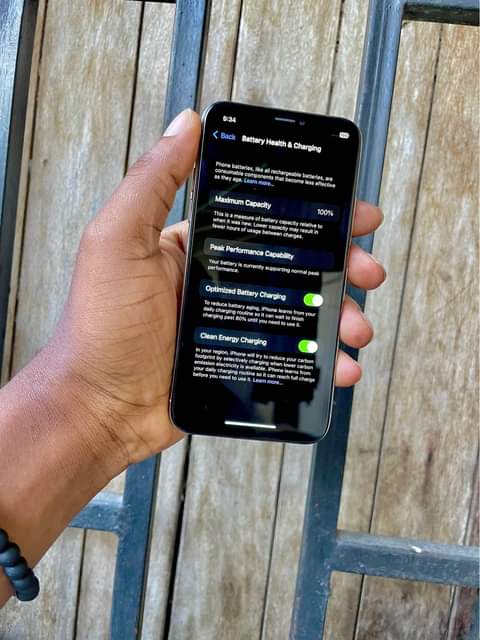 A picture of iPhone X 64GB