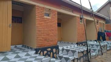 A picture of Residential House with 4 double rooms for sale