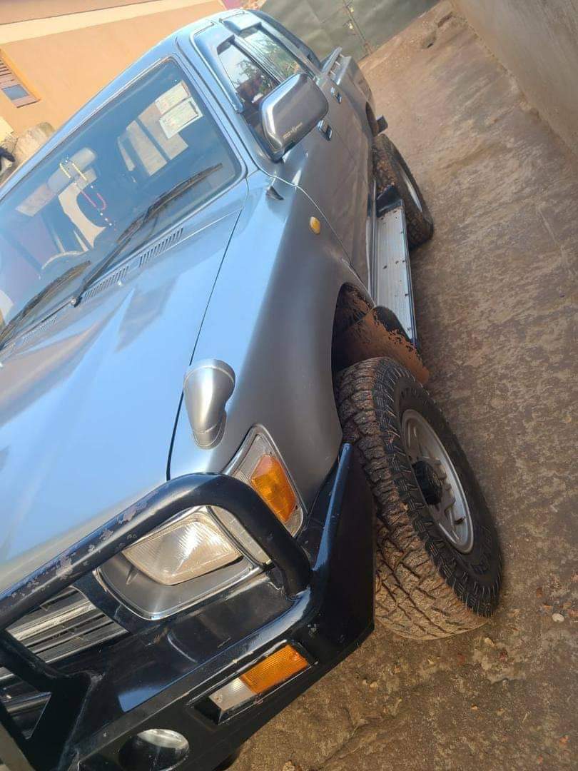 used toyota hilux