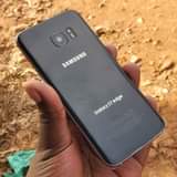 A picture of BLACK S7EDGE SAMSUNG Galaxy