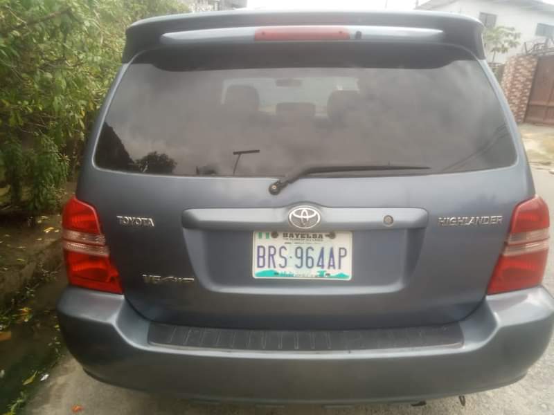 A picture of Toyota Highlander 2005 First body Engine and gear ok Interior