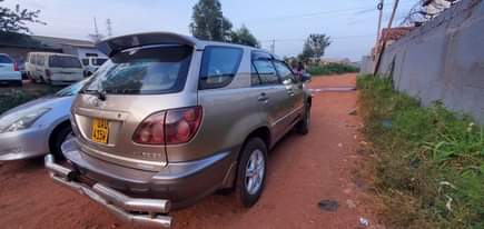A picture of Toyota harrier 2.2