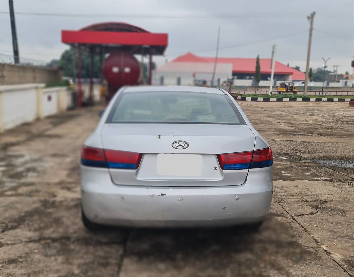 A picture of 2008 Hyundai Sonata in Pristine Condition. Untampered Engine and Gear.