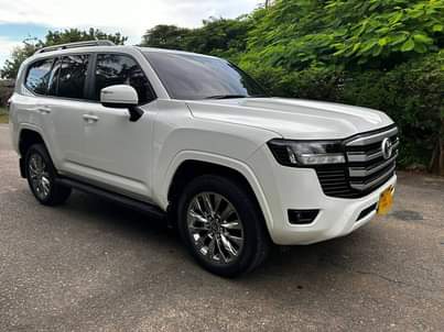 A picture of Car for sale price 340 call 0715100028