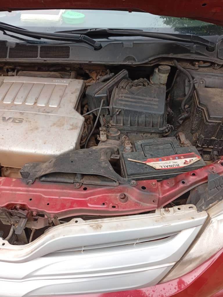 A picture of URGENT SALE Toyota Venza 2010 2011 model basic V6 engine