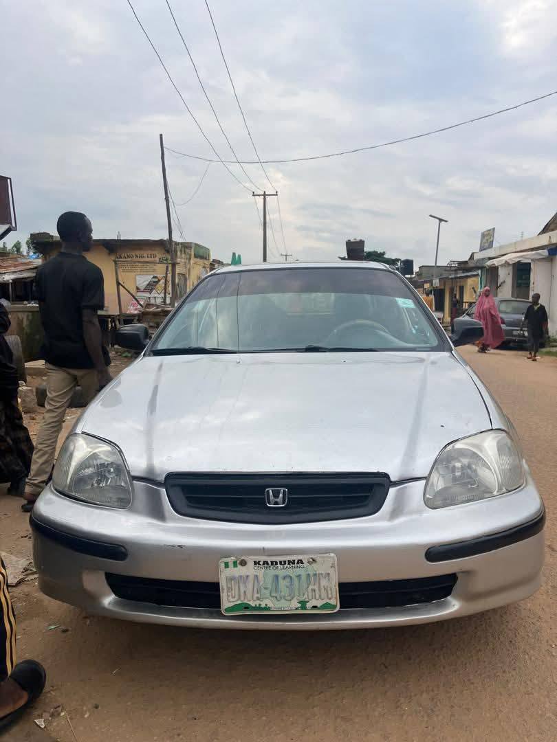 A picture of DISTRESS Honda civic Automatic transmission untampered engine and gear box