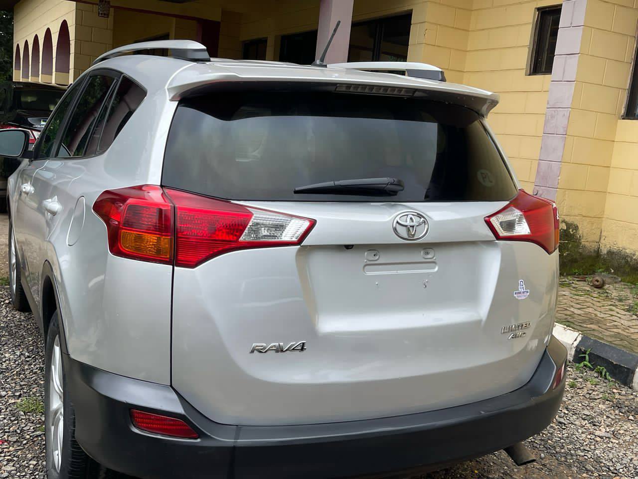 A picture of RAV4 2014