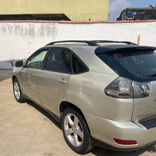 A picture of Lexus RX 330 2005 register