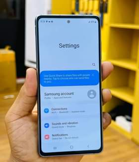 A picture of S20FE 5GFor sale cheap price 256GB Storage 12GB RAM Duos