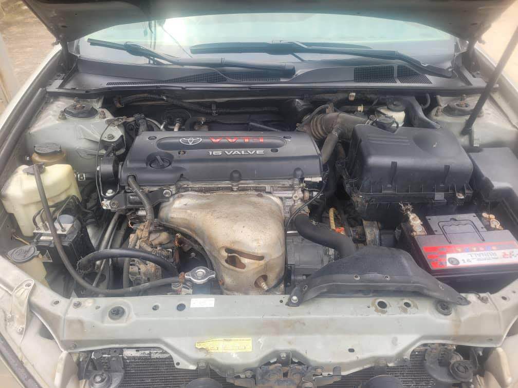 A picture of Toyota Camry 4 plug