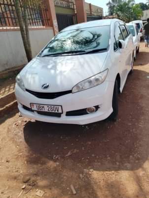 A picture of 2012 Toyota Wish 2000