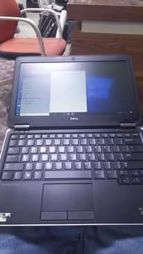 A picture of Dell latitude 7240