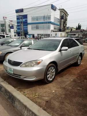 A picture of Toyota Camry 03