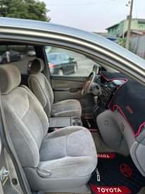 A picture of Super clean 2005 registered Toyota sienna